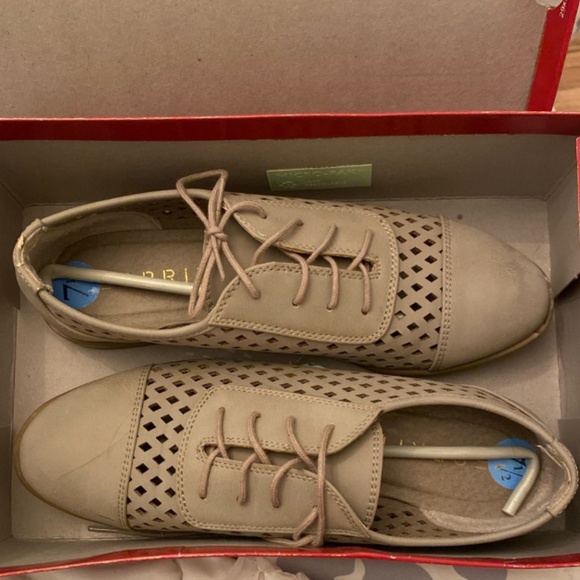 Esprit Astral Women Oxfords Beige Lace Up Shoes - Picture 1 of 3
